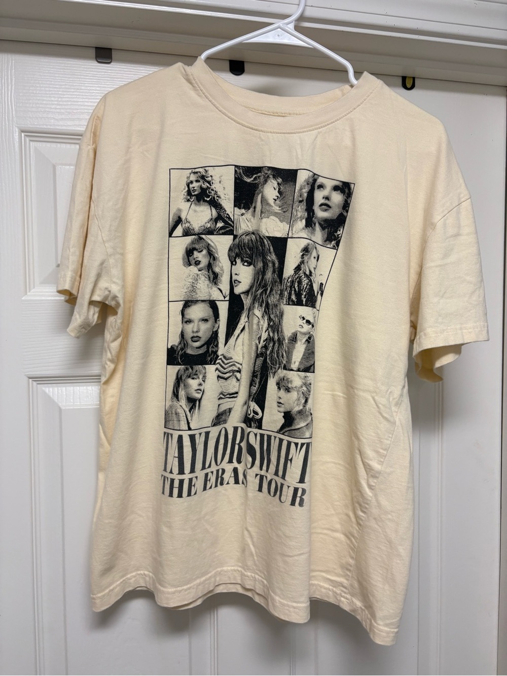 Taylor Swift the Eras Tour 2023 Graphic cream T-shirt Large Swiftie OFFICIAL